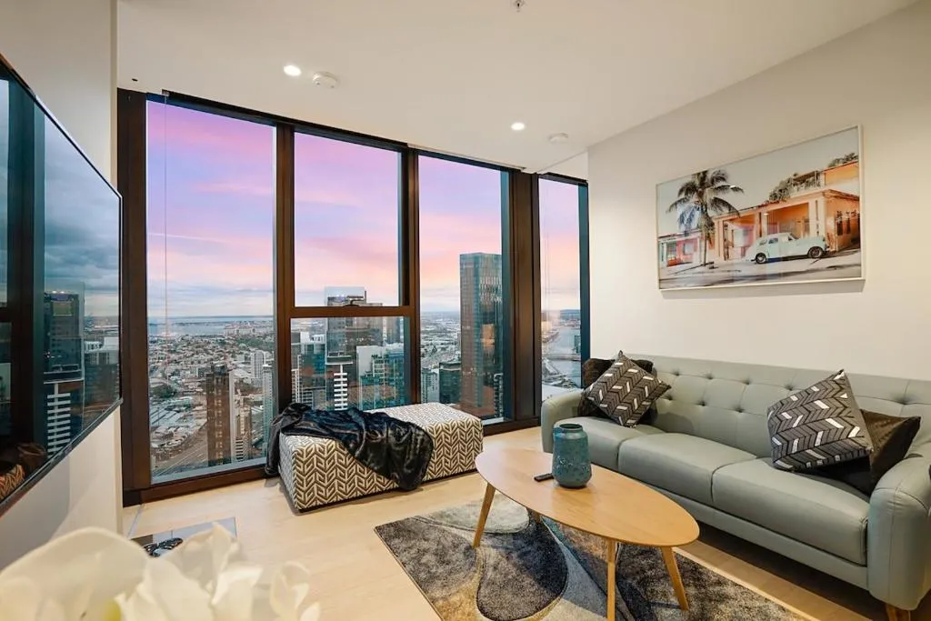 Image of Top-Tier 2 bdrm City View Southbank Apt 47th floor