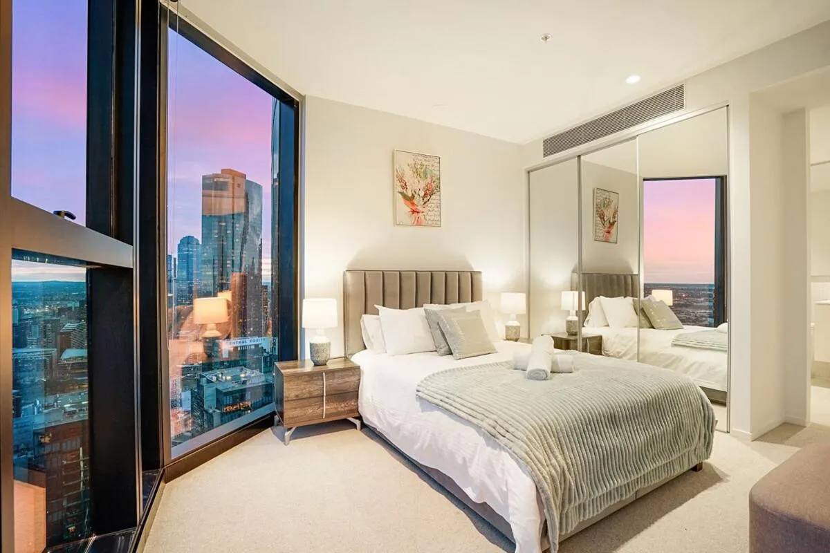 Image 1 of Top-Tier 2 bdrm City View Southbank Apt 47th floor