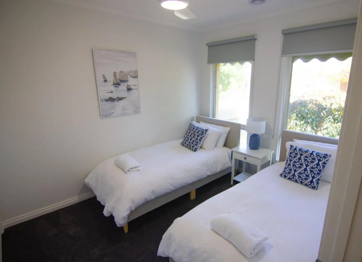 Image 6 of Tranquil Highett House With Storage-2k From Beach!