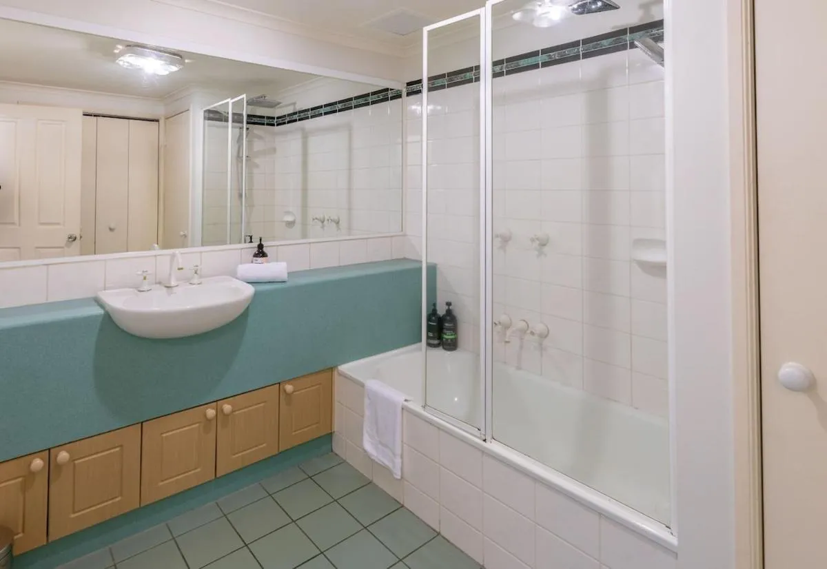 Image 2 of Tranquil Oasis 2 bdrm pool tennis gym