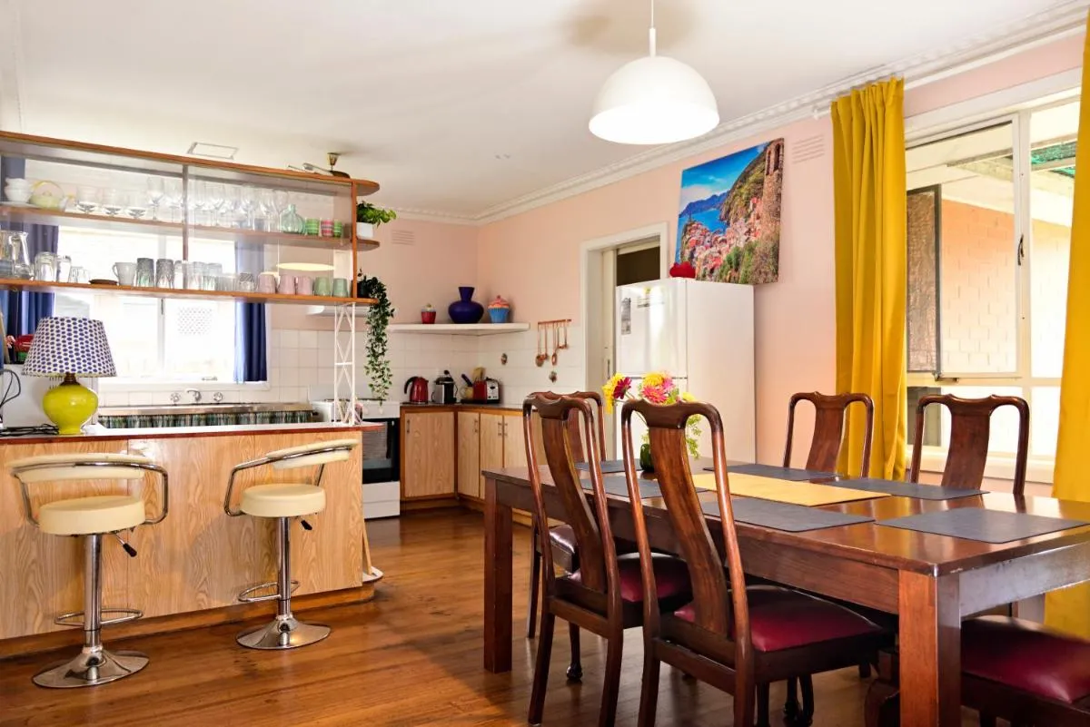 Image 3 of Two Pines, whole home in Tullamarine near airport!