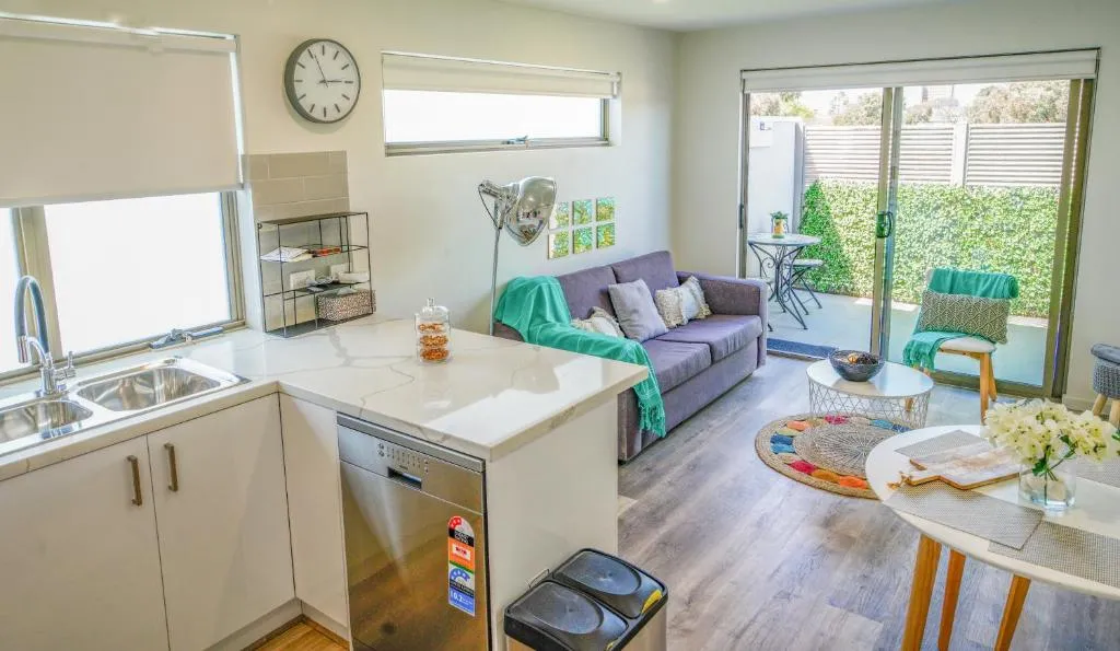 Image of U201 Brunswick Living Top floor Balcony Close to APT and CBD Free Wifi Tram at Doorstep