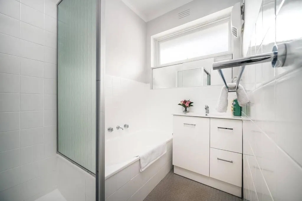 Image 2 of Ultra-convenient 2 Bedroom Gem at Chadstone