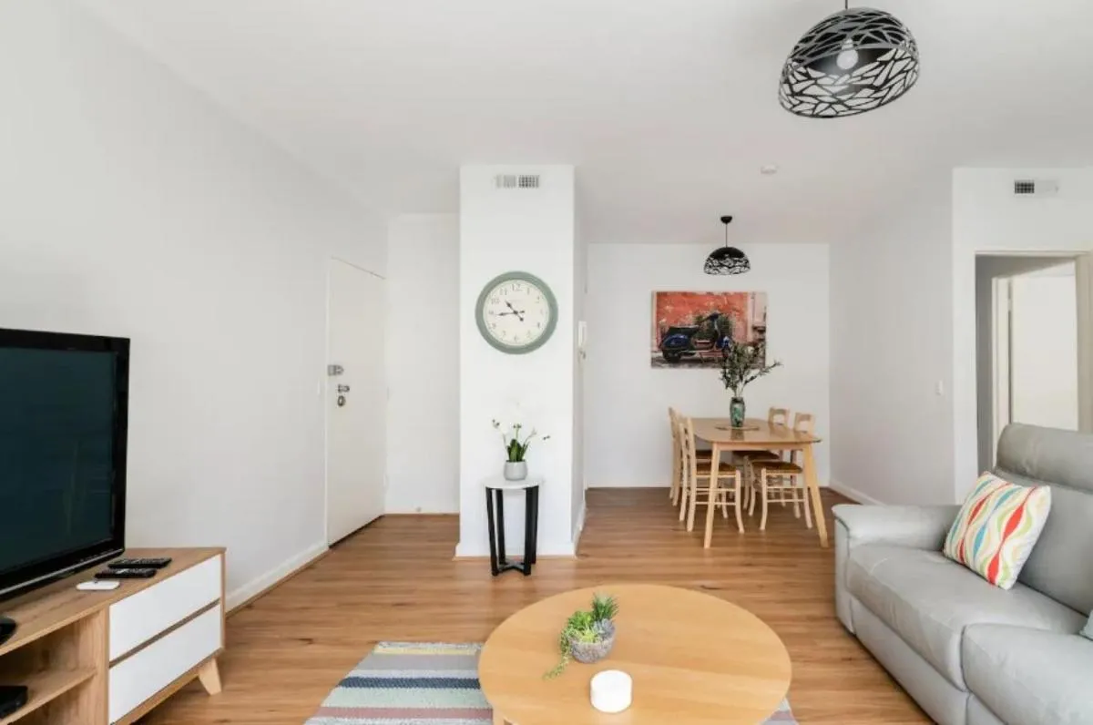 Image 4 of Unwind in style only 7km from CBD
