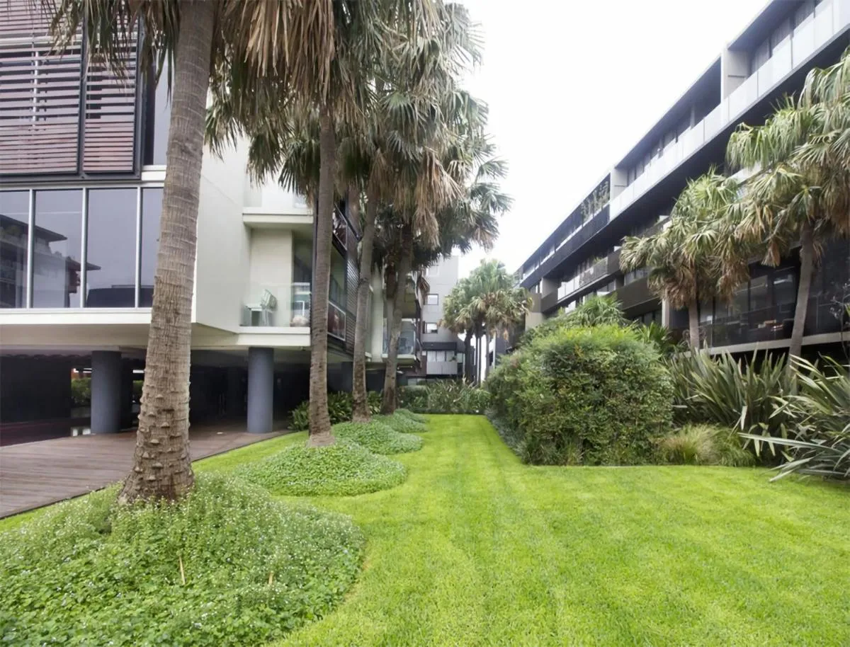 Image 6 of Urban Sea Drift