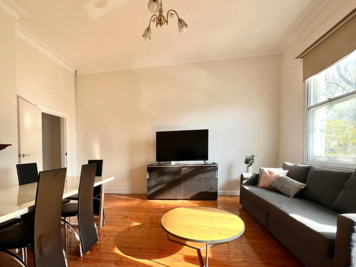 Image 4 of Victorian Terrace in the heart of it all!