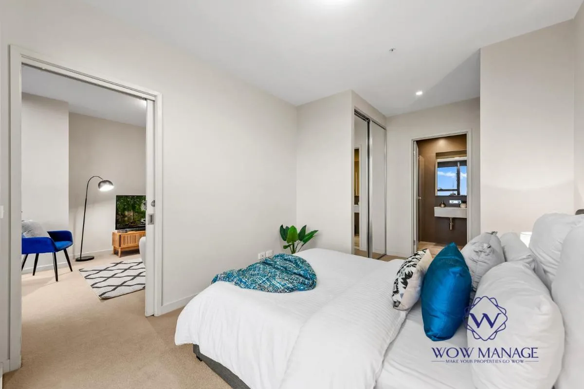 Image 6 of WOW Apartment on Collins