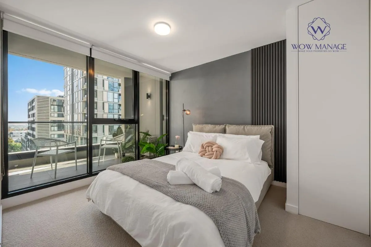 Image 1 of WOW Self-Contained Apartment on Hall