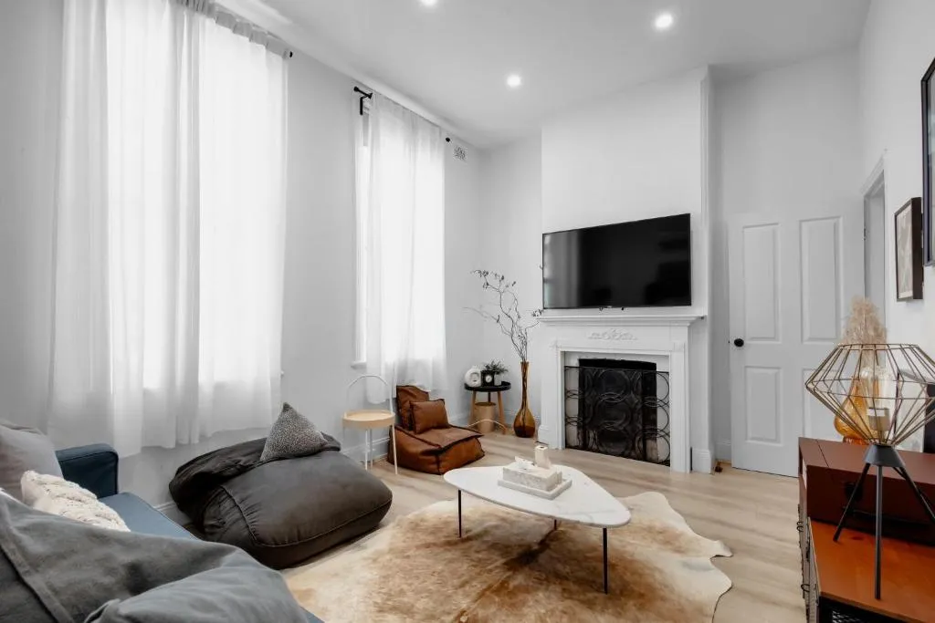 Image of Your home on Smith St Collingwood Melbourne with parking