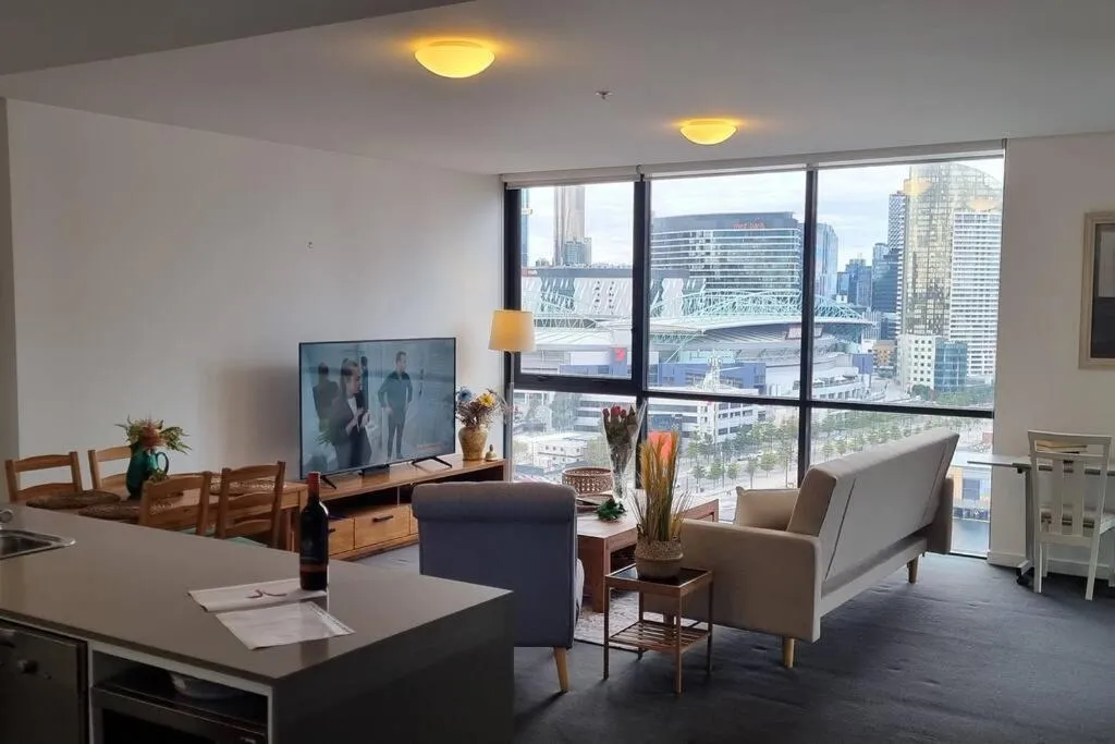 Image 3 of 17 Floor Waterfront Apartment Docklands 2BR 2Car