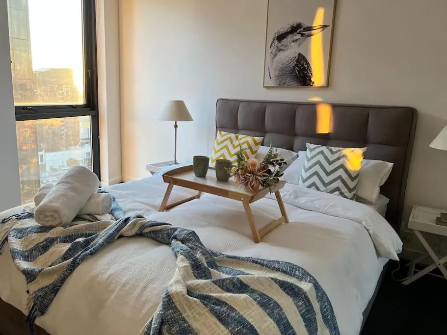 Image 1 of 17 Floor Waterfront Apartment Docklands 2BR 2Car