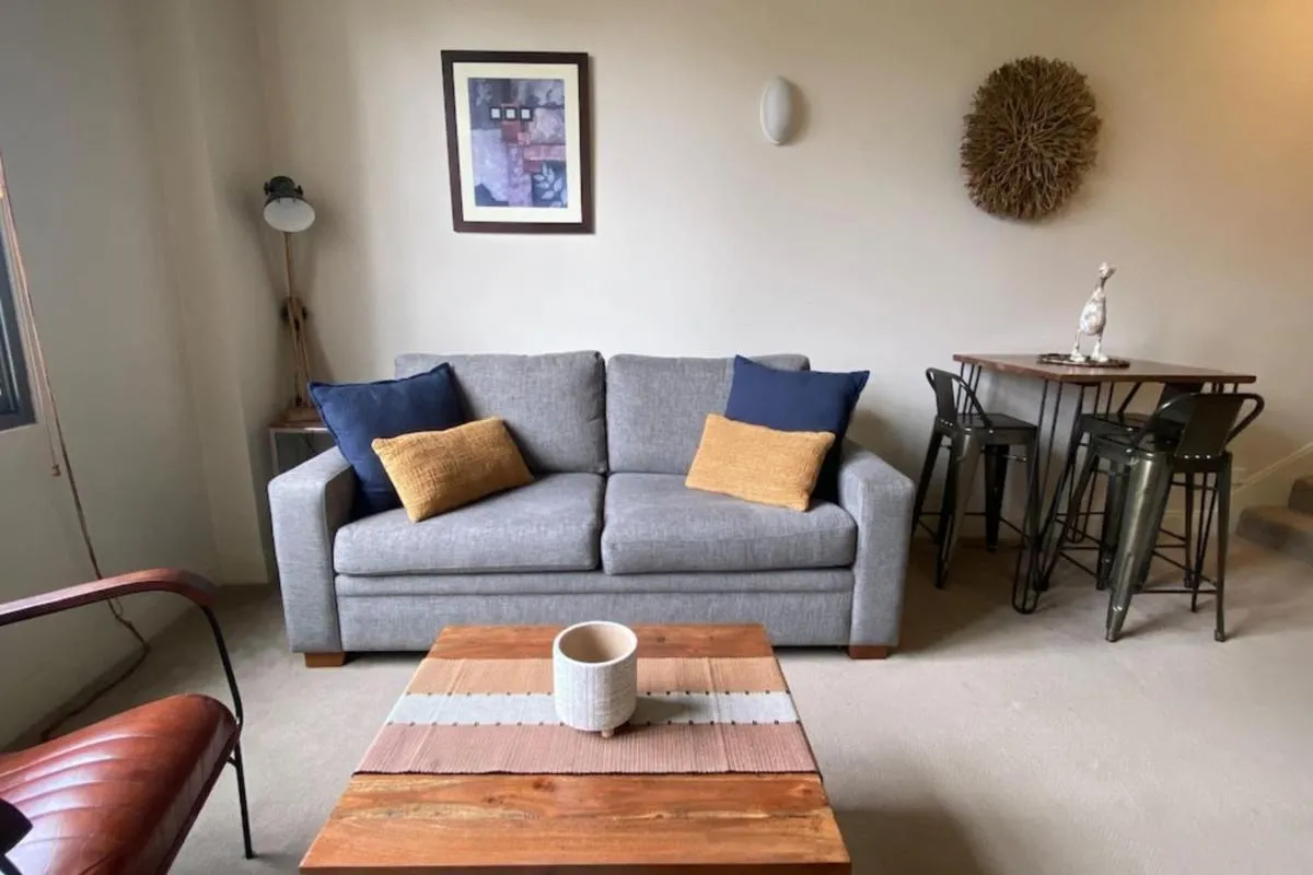 Image 5 of 1-bedroom Unit in Classic Melbourne CBD Building!