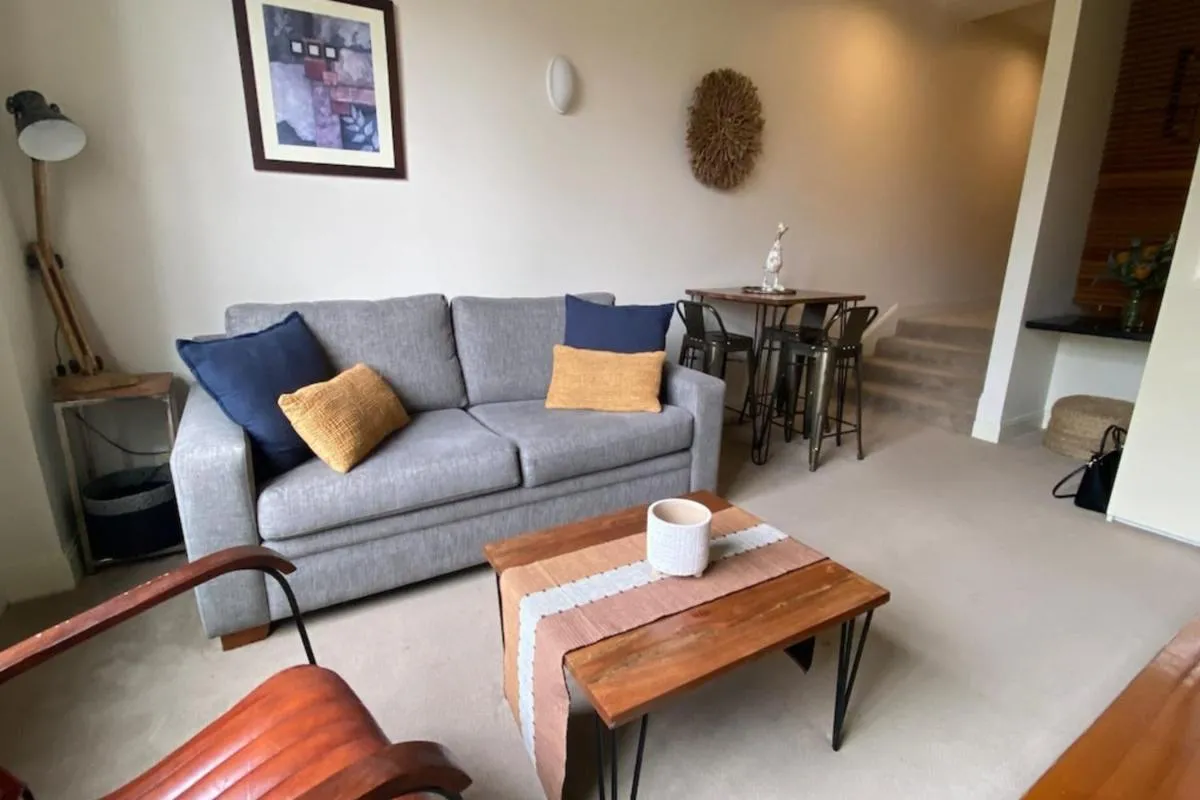 Image 3 of 1-bedroom Unit in Classic Melbourne CBD Building!