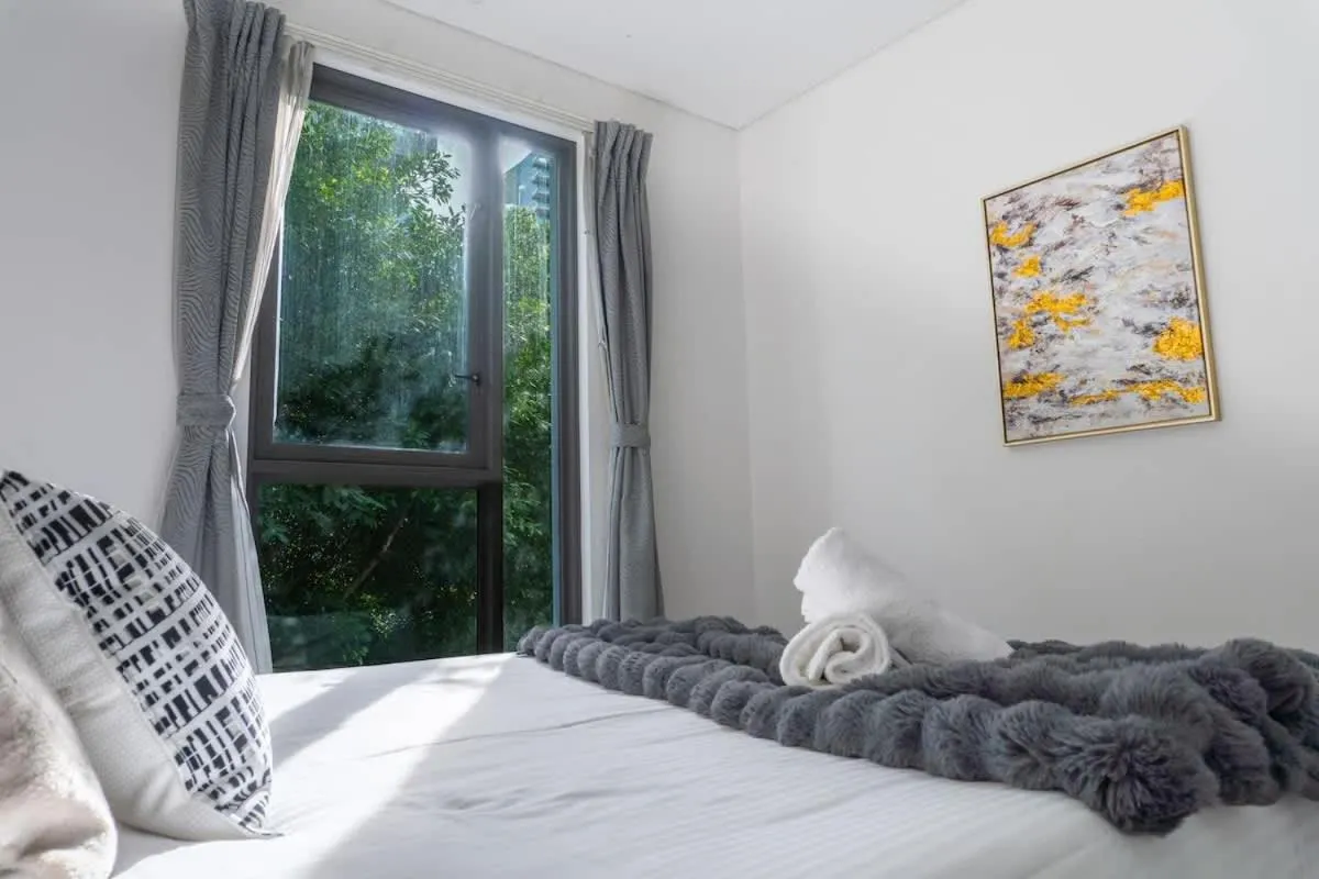 Image 6 of 2BR Apt in Docklands WiFi City walk Water nearby