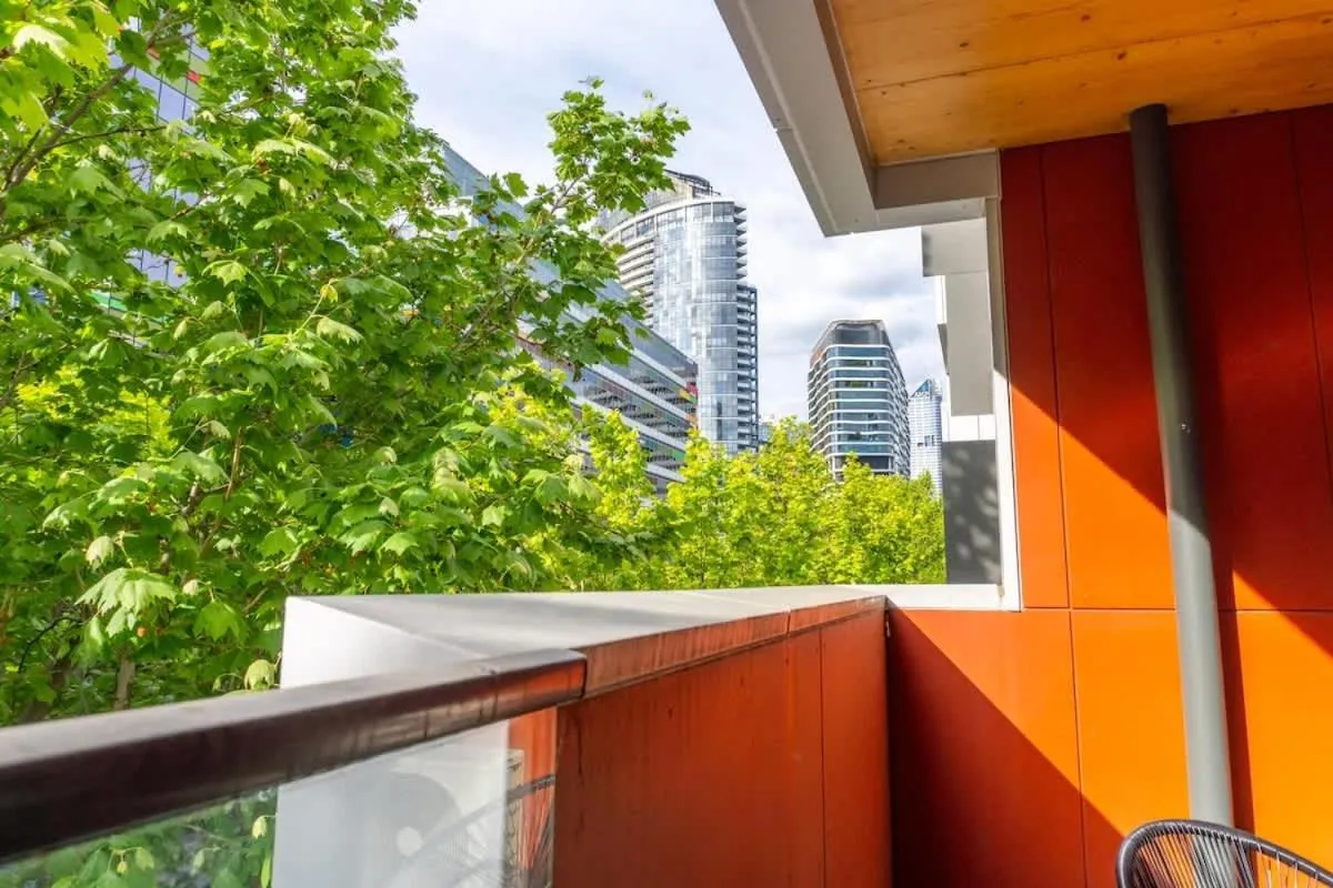 Image 5 of 2BR Apt in Docklands WiFi City walk Water nearby