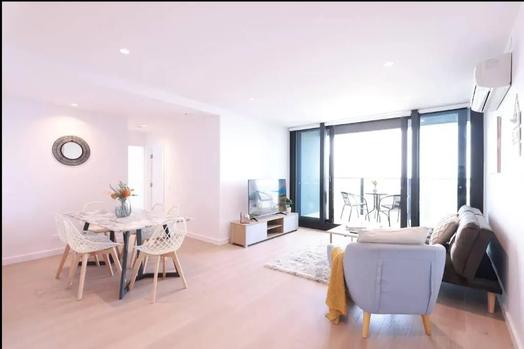Image 4 of 44D Stunning Ocean view 3Bedroom Abnb Apartment with Free parking