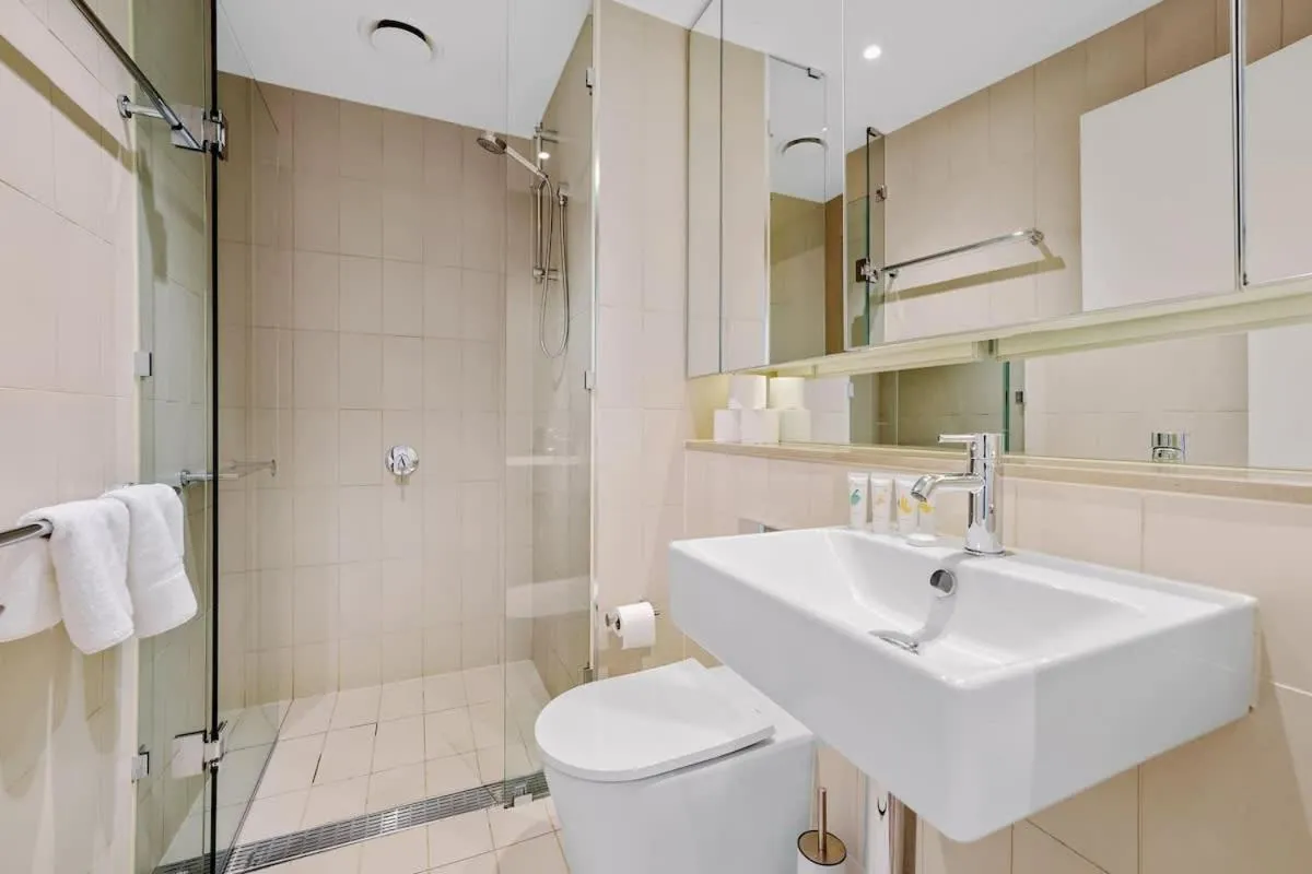 Image 2 of 889 Collins – Modern Executive 1BR Apt at Docklands