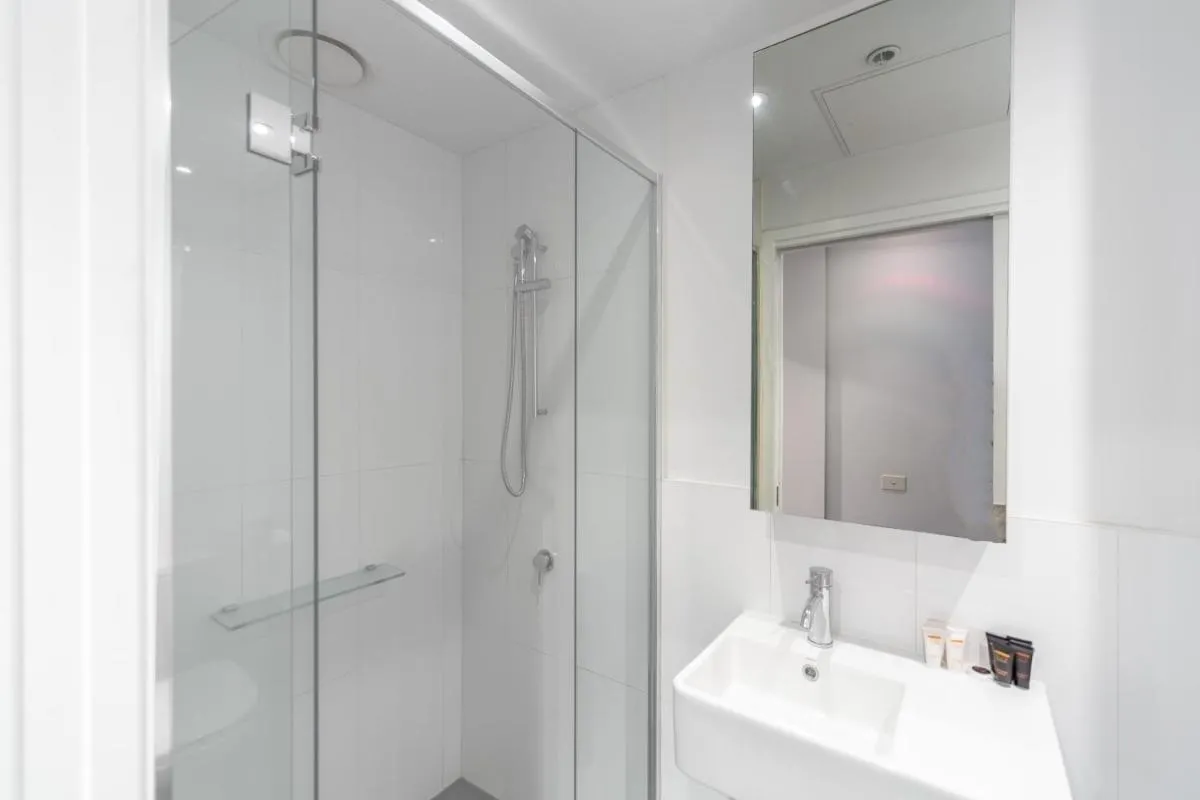Image 2 of Aura2107, in CBD, 2 Bedroom with Balcony, Stunning Yarra River Views