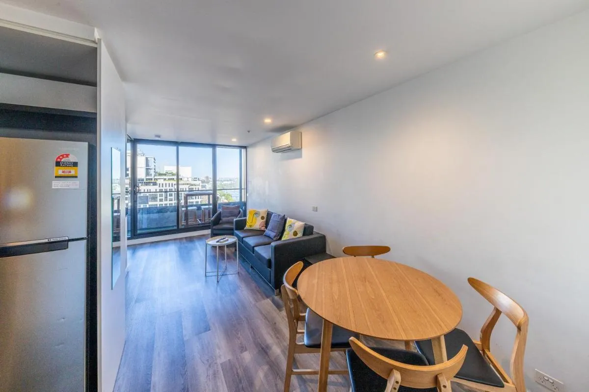 Image 3 of Aura2107, in CBD, 2 Bedroom with Balcony, Stunning Yarra River Views