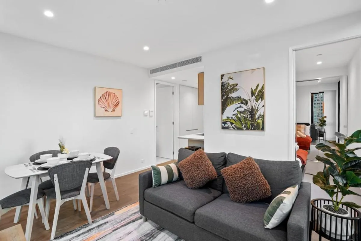 Image 4 of Australia 108 Next to Crown 2 Bed 2 Bath Walk to CBD