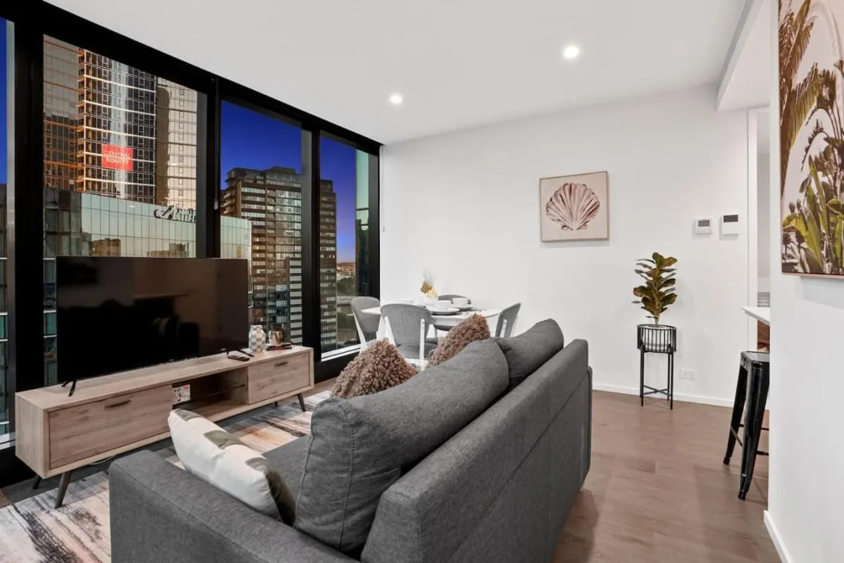 Image 5 of Australia 108 Next to Crown 2 Bed 2 Bath Walk to CBD
