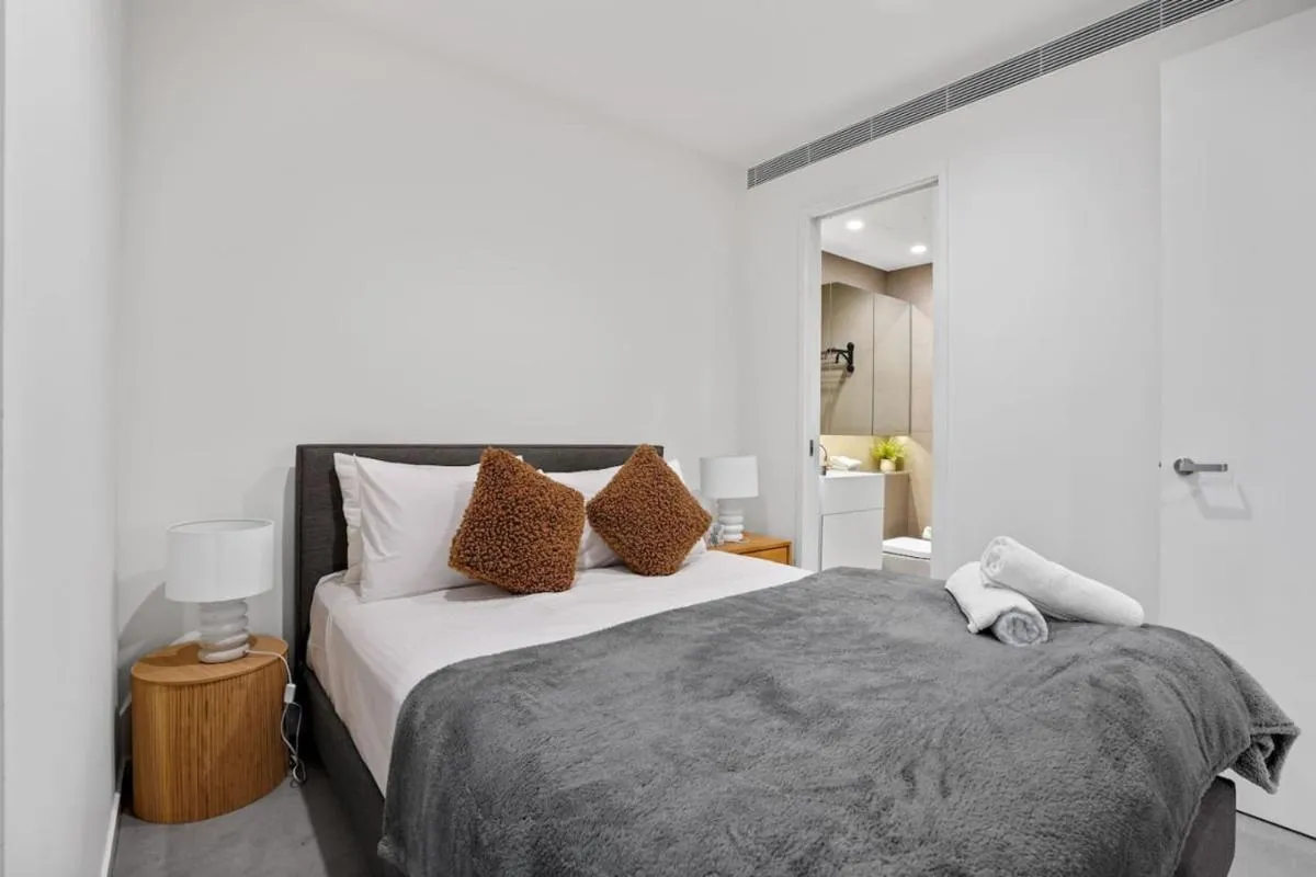 Image 1 of Australia 108 Next to Crown 2 Bed 2 Bath Walk to CBD