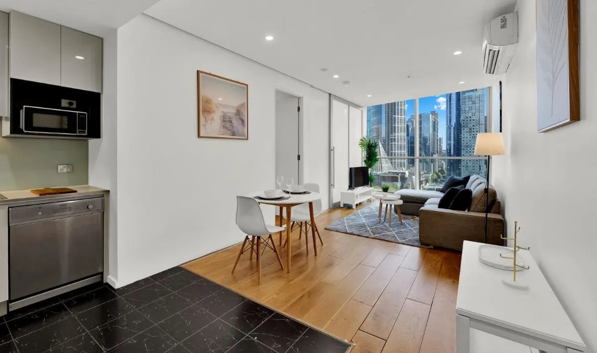 Image 4 of Breathtaking Views – Elegant City Stay – Central Location