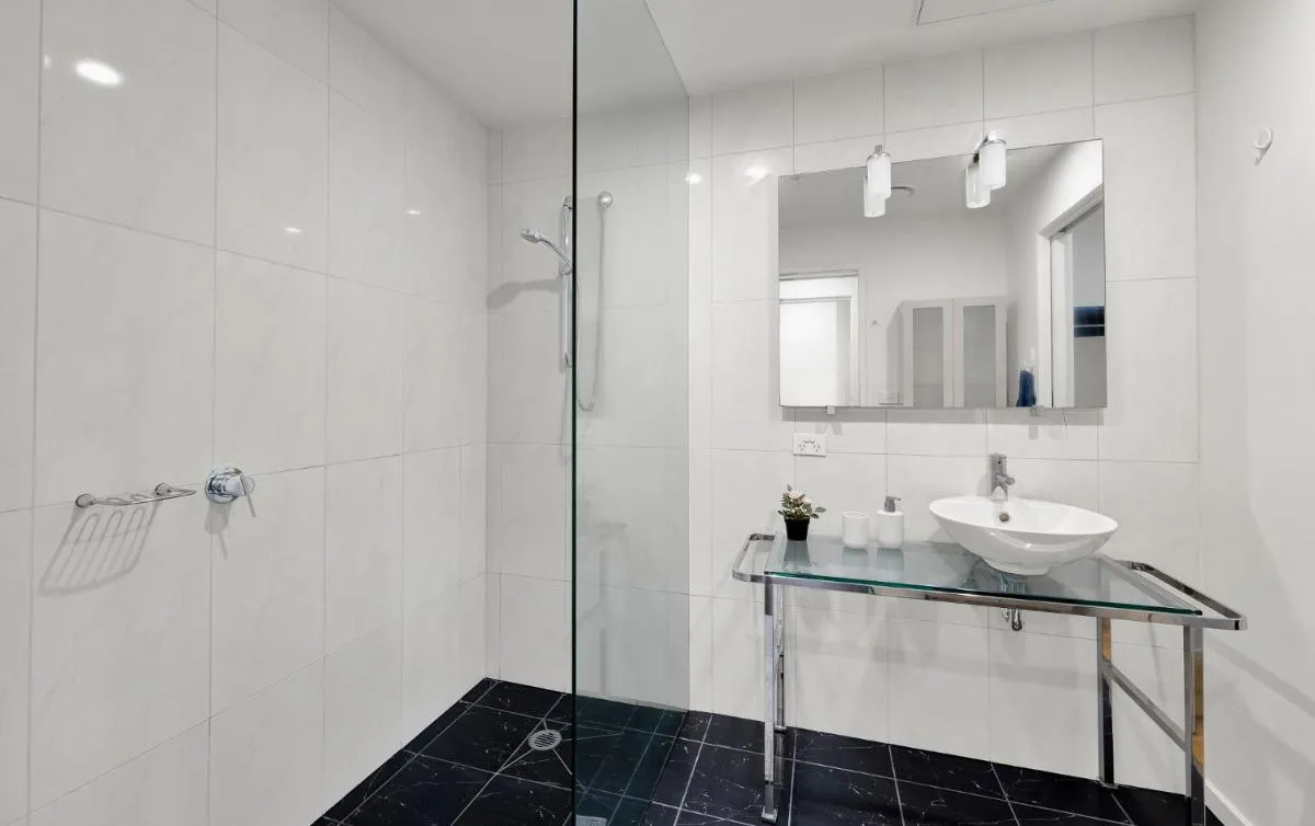 Image 2 of Breathtaking Views – Elegant City Stay – Central Location