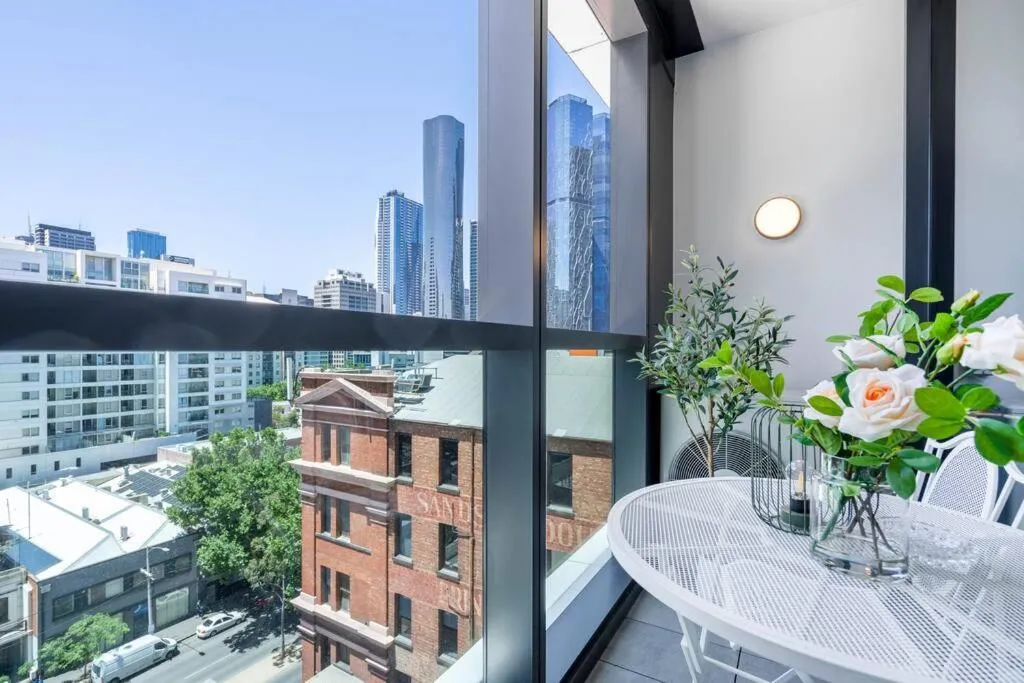 Image 6 of Bright 1B West Melbourne apt w free parking #MV09