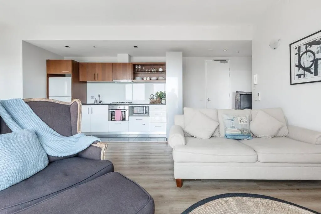 Image of Bright, Open Plan-Living with Stunning City Views