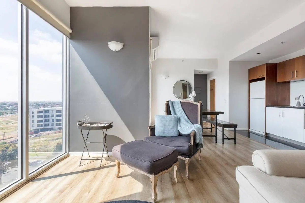 Image 2 of Bright, Open Plan-Living with Stunning City Views