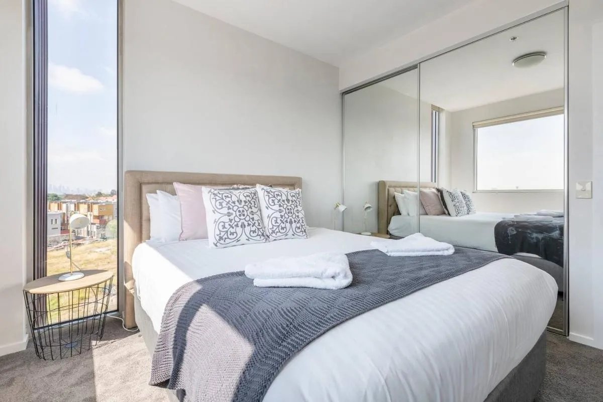 Image 1 of Bright, Open Plan-Living with Stunning City Views