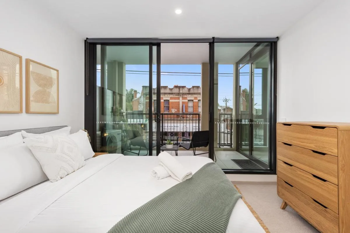 Image 6 of Bright and Modern 1BR Apt with Balcony and Car Park