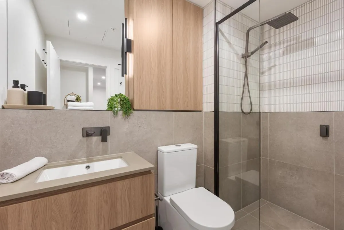 Image 2 of Bright and Modern 1BR Apt with Balcony and Car Park