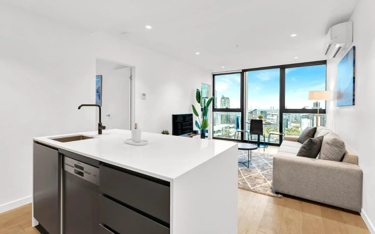 Image 2 of CBD Comfort – Stylish Space in Prime Location