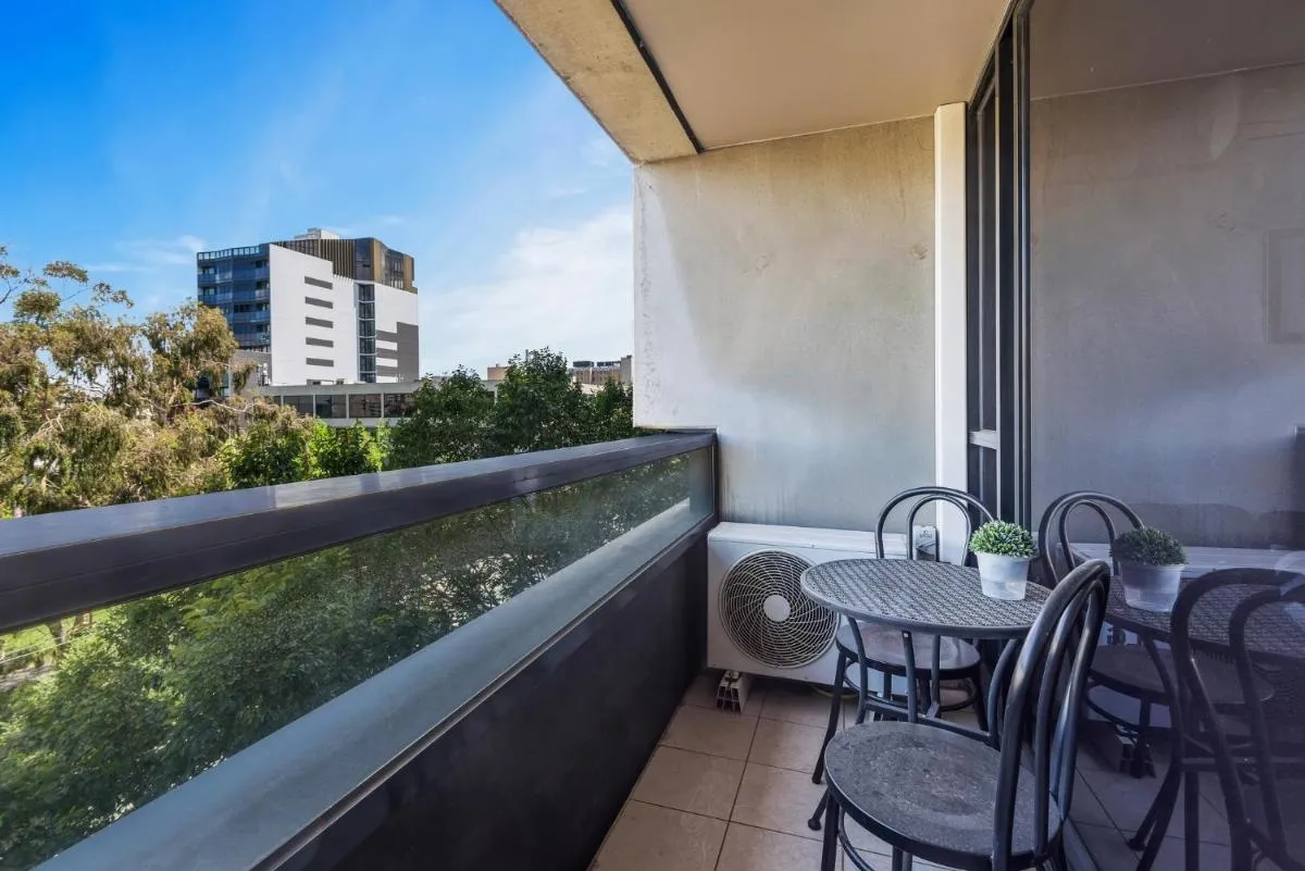 Image 4 of Central 1-Bed Apartment with Secure Parking