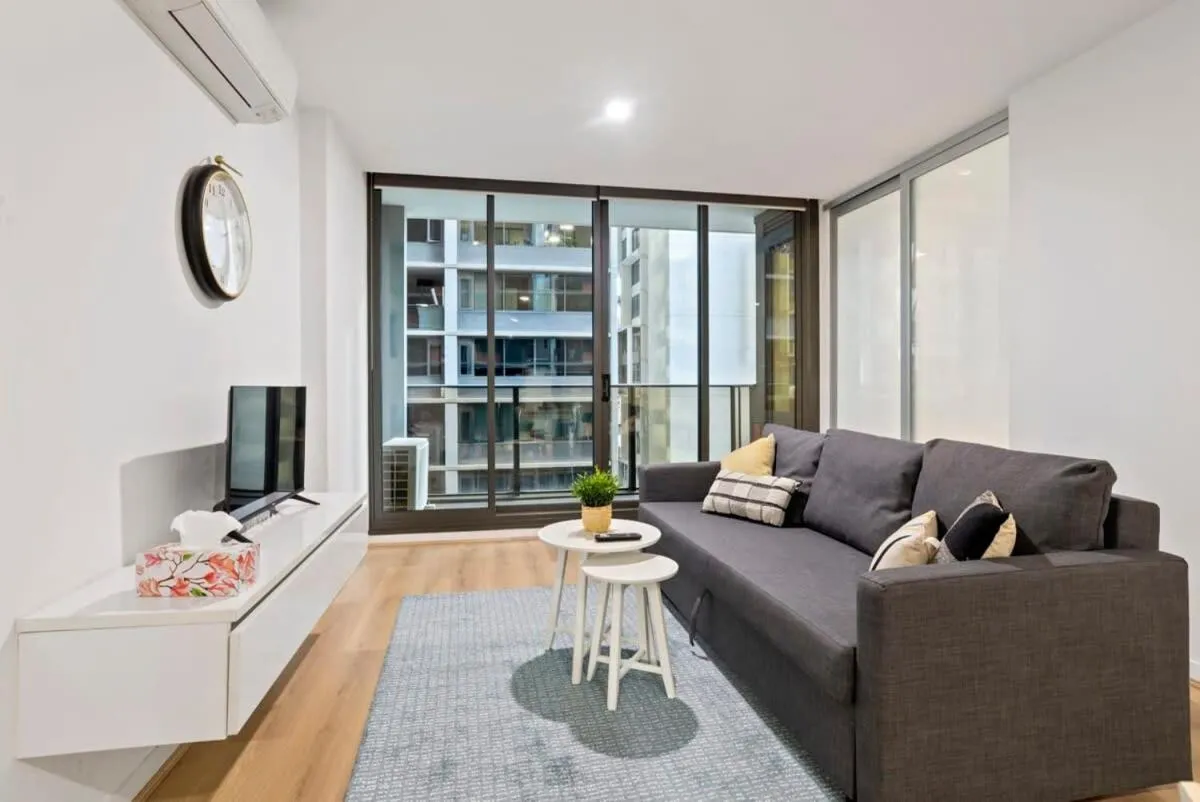 Image 5 of Charming 2BR Apartment with Free Parking