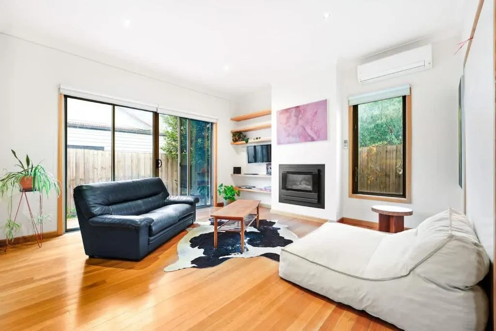 Image of Charming Double Brick Brunswick Bungalow for 4