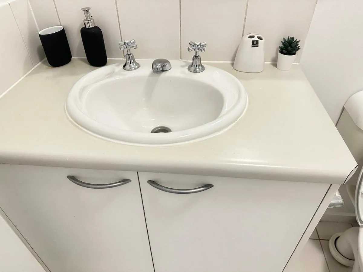 Image 2 of Charming Studio Retreat Lonsdale Street
