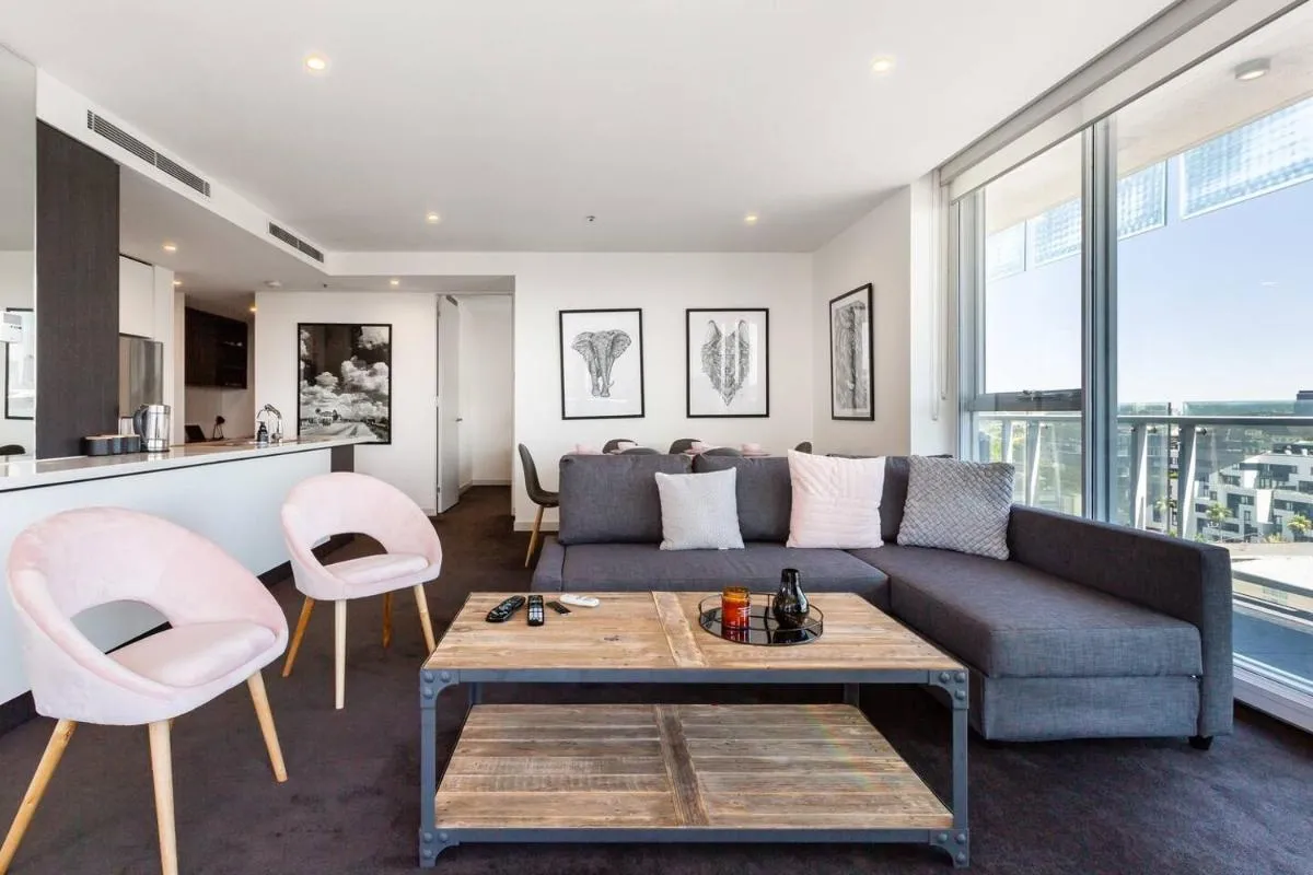 Image 3 of City View Chic in South Yarra with Parking