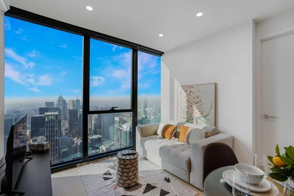 Image of City and Sunrise View 2 Bed 2 Bath above Level 60 next to Skybus