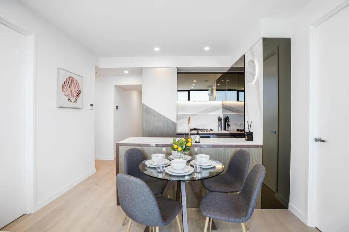 Image 3 of City and Sunrise View 2 Bed 2 Bath above Level 60 next to Skybus