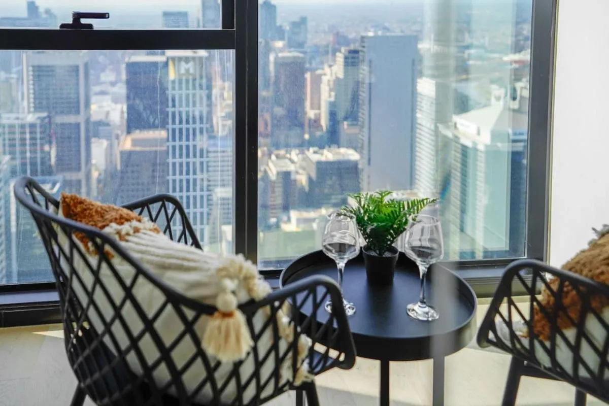 Image 5 of City and Sunrise View 2 Bed 2 Bath above Level 60 next to Skybus