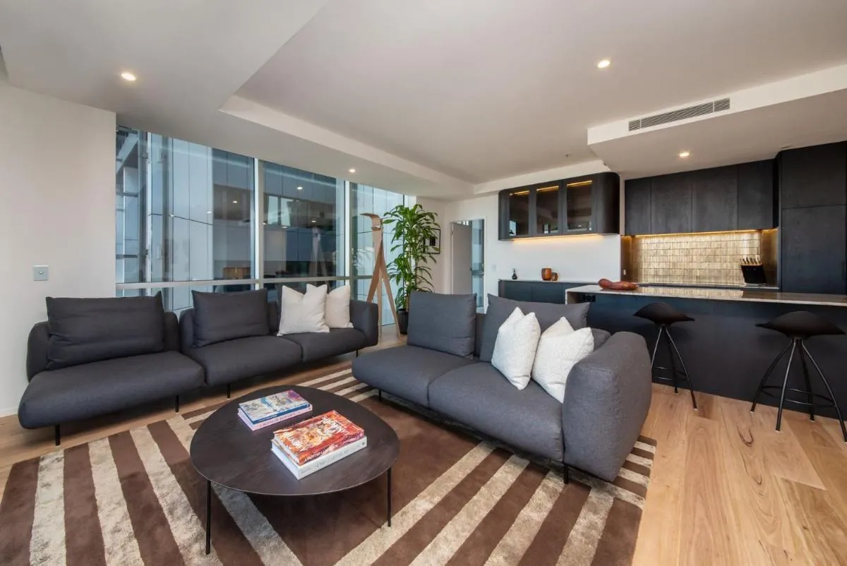 Image 4 of Cloud Nine with Pool Gym and inner city parking for two cars