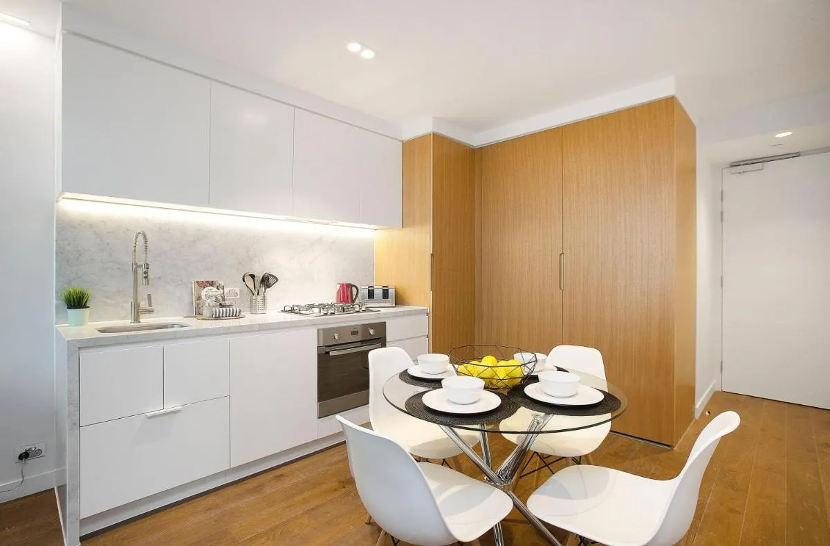 Image 2 of Complete Host CBD Lighthouse Apartments