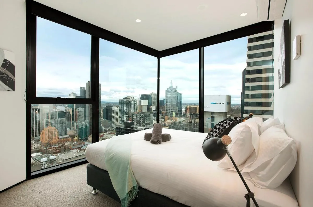 Image 4 of Complete Host CBD Lighthouse Apartments