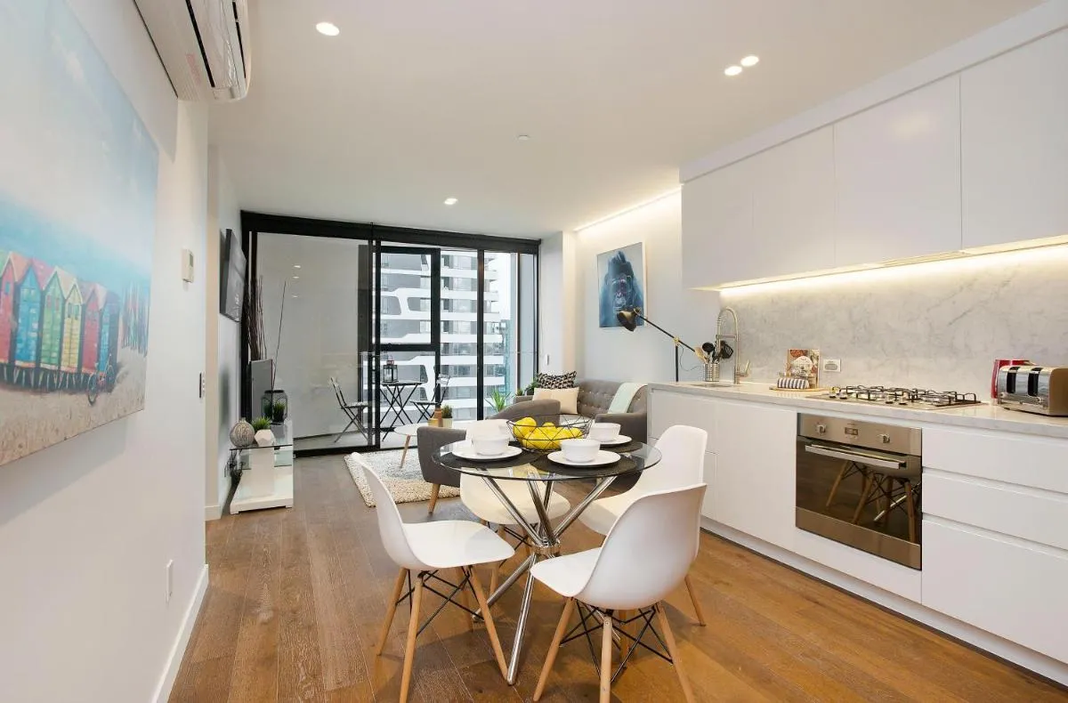 Image 1 of Complete Host CBD Lighthouse Apartments