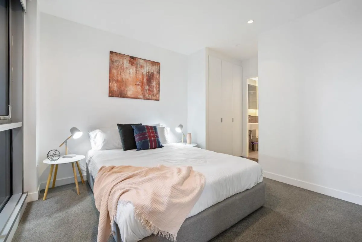 Image 6 of Complete Host The Fifth Apartments