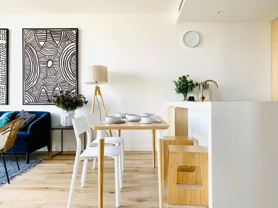 Image 3 of Contemporary 2BR apt in central Melb-Collins House#CH43