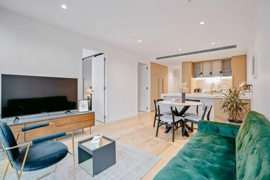 Image 4 of Contemporary 2BR apt in central Melb-Collins House #CH30